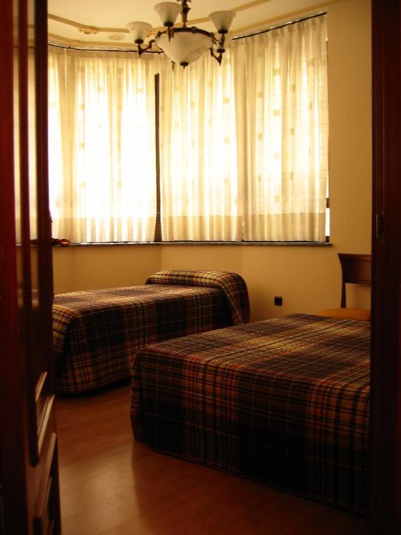 Hostal Granada Salamanca Szoba fotó