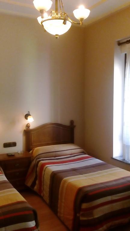 Hostal Granada Salamanca Szoba fotó